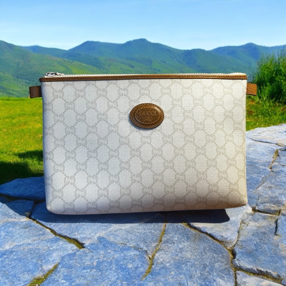 Gucci Plus White Coated Canvas Clutch - Picture 1 of 12